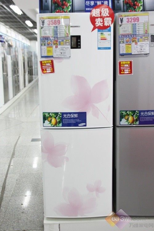 三星新品上市 两门冰箱秀美设计受捧