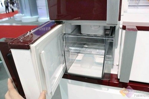 新飞凭高端多门冰箱成中国家电博览会焦点