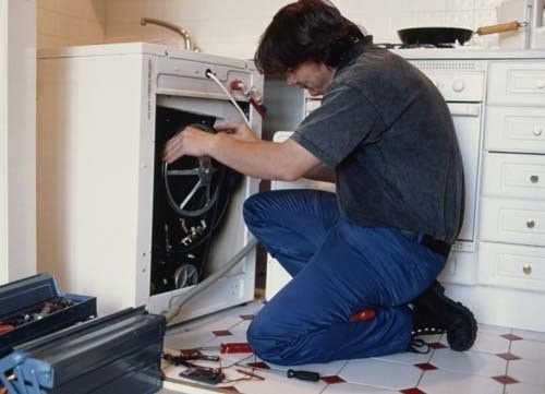 电话暗访：洗衣机上门维修收哪些费用？