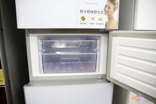 国产家电强势归来 容声三门冰箱热销 