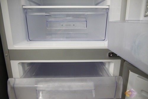 不锈钢机身面板 海信三门冰箱新品上市 