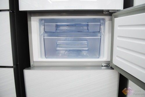 新品速递：海信白色三门冰箱节能保鲜 
