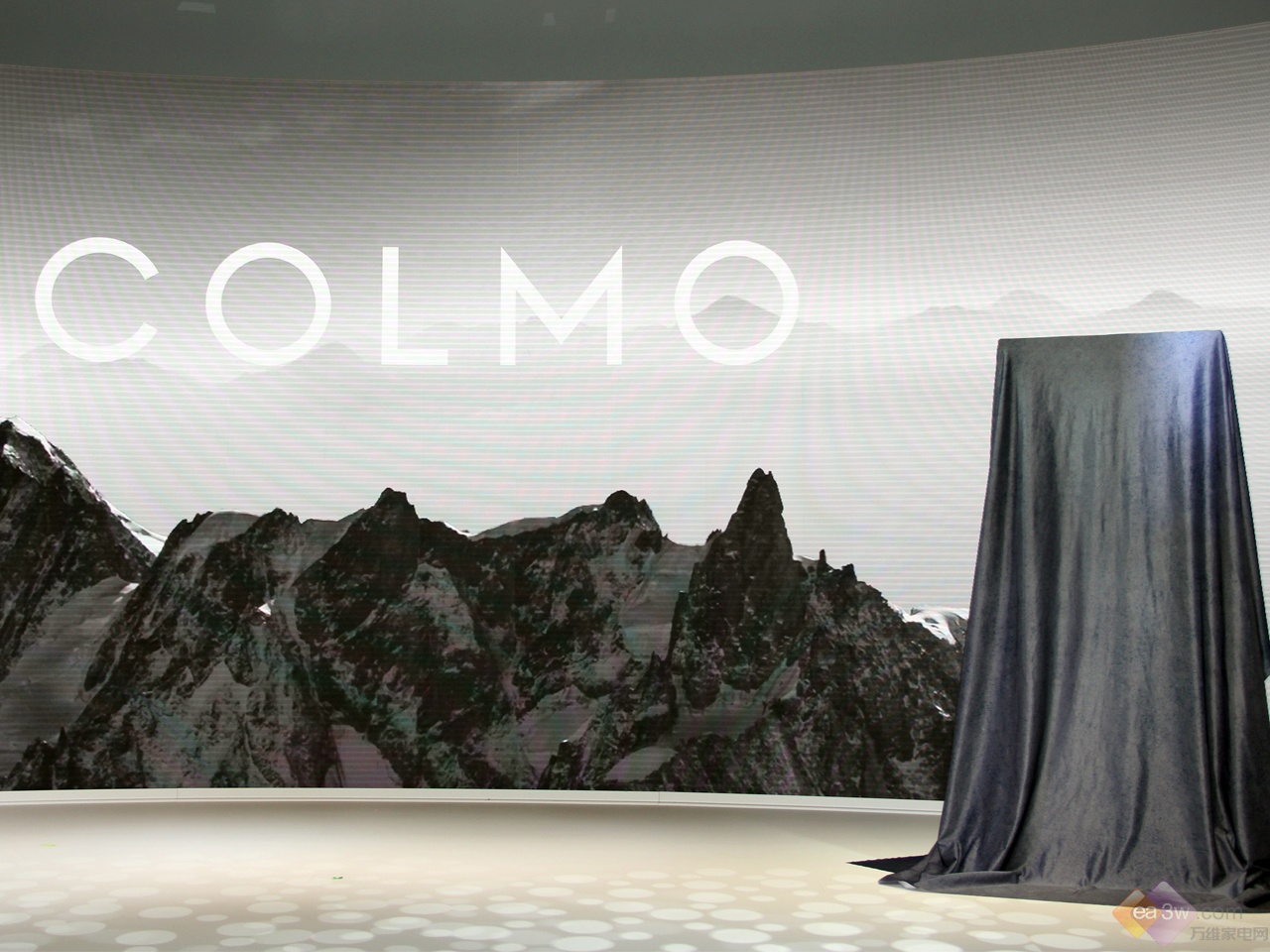 COLMO熔幔岩系列冰箱IFA首发真机图赏：首创熔幔岩面板