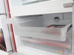 美的三门冰箱热卖 意大利红设计抢眼