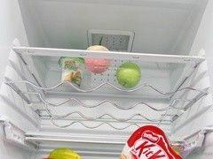 美的三门冰箱热卖 意大利红设计抢眼