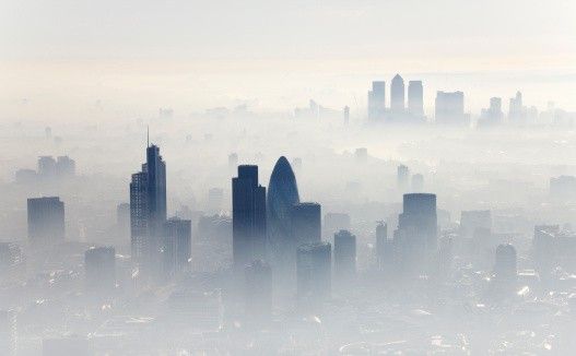 遭受雾霾污染的城市